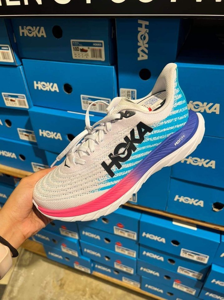 HOKA SHOES PALLET