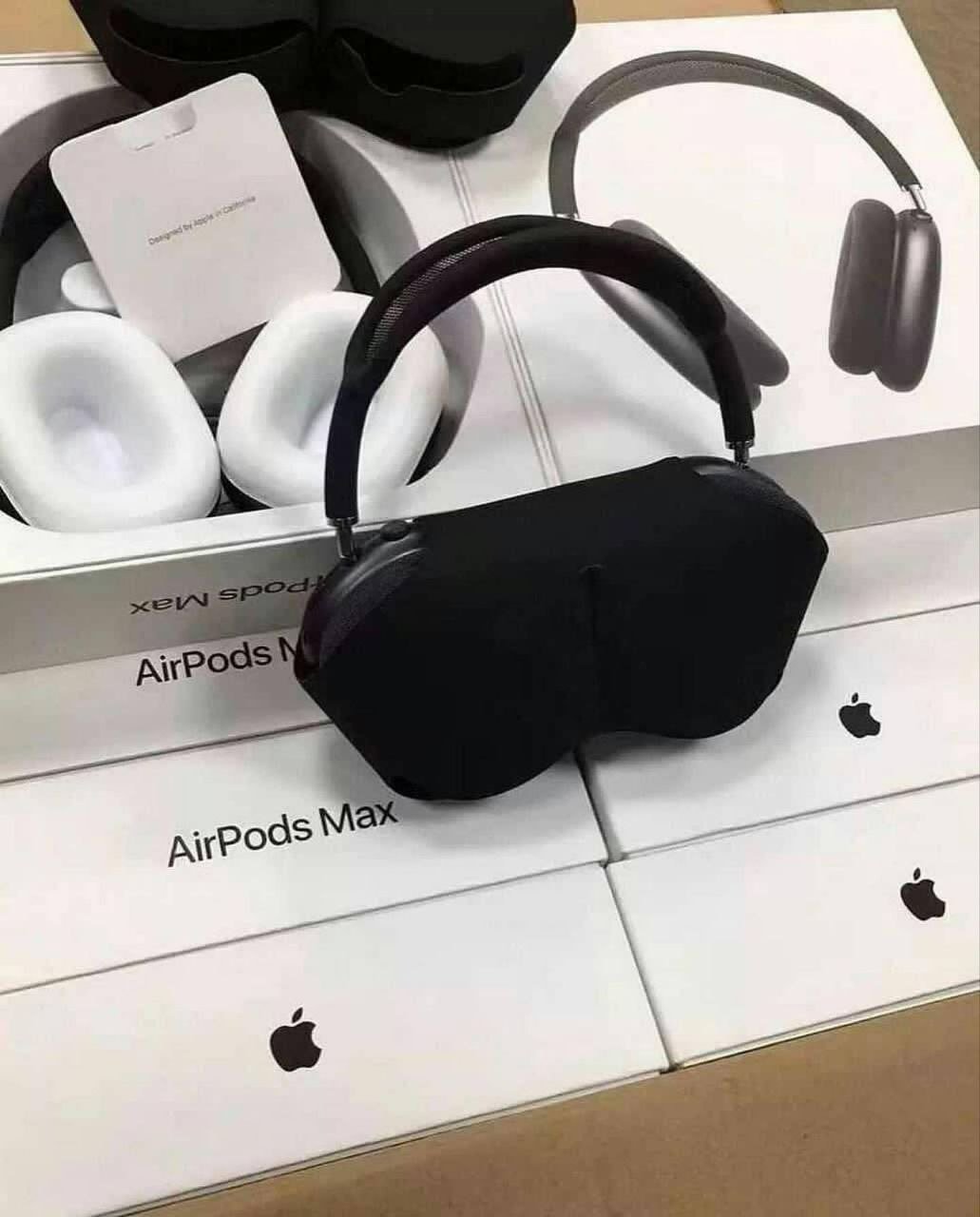 Apple AirPods Max pallets