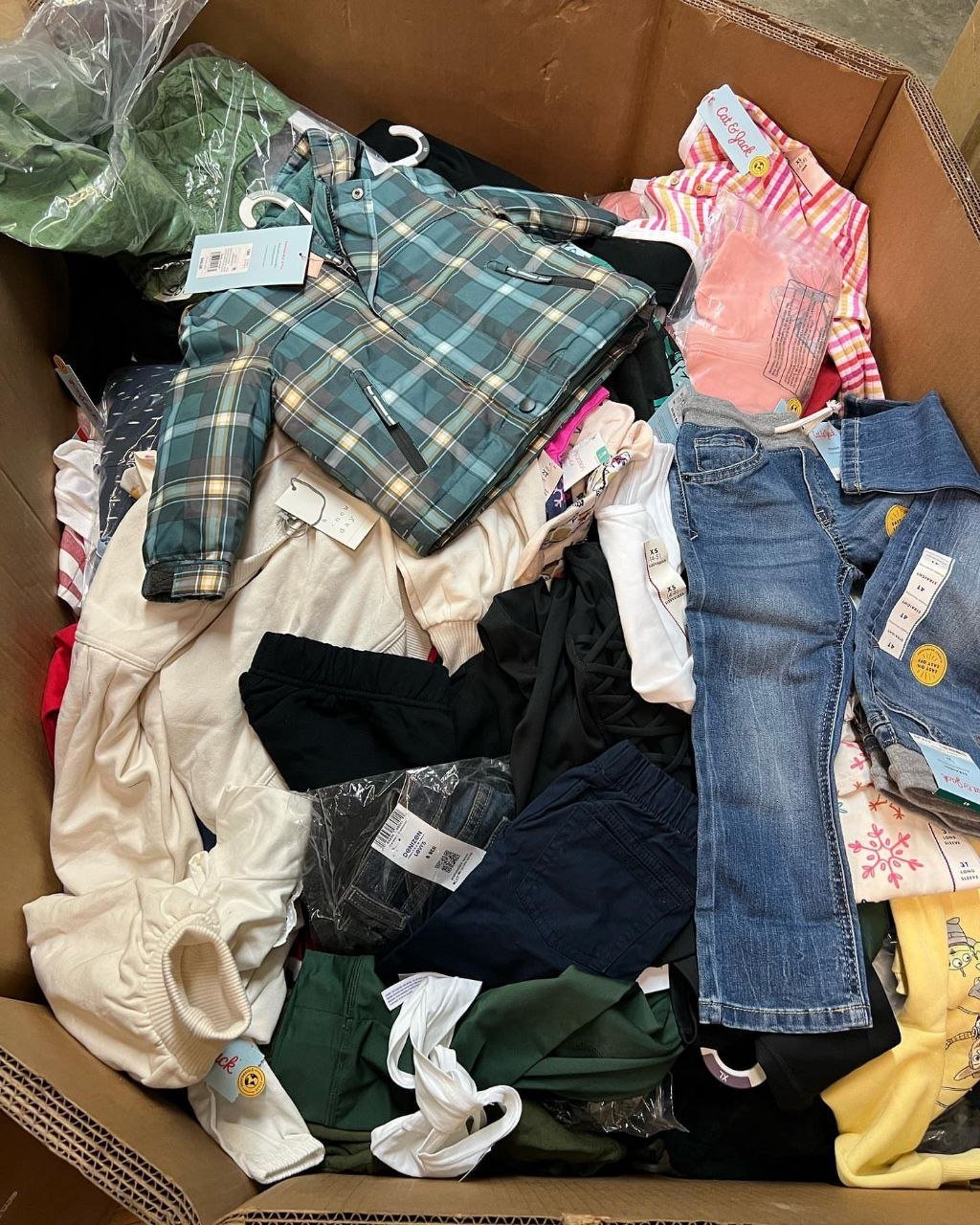 kids clothes pallet