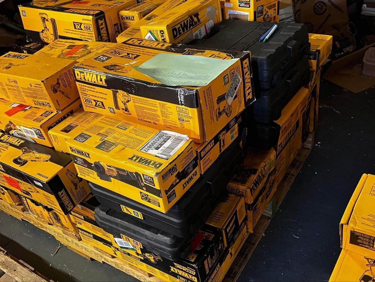 dewalt tool pallets