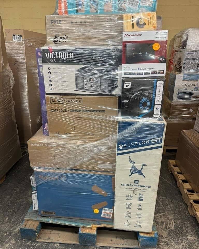 Pallet of kitchen appliances